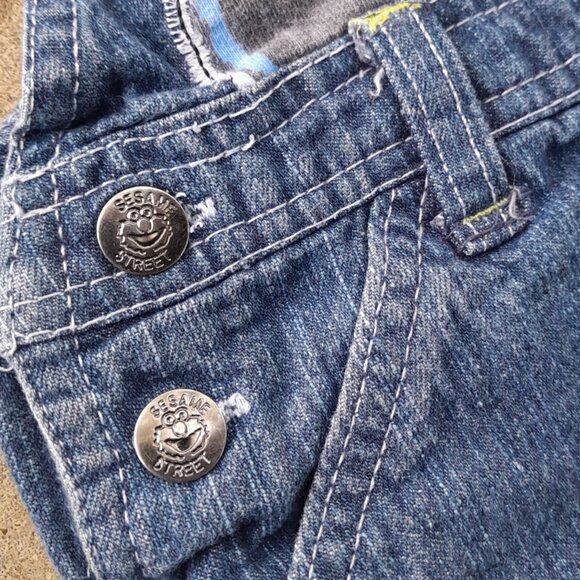 SOLD🔴🔴🔴🔴🔴🔴2014  Denim Sesame Street Overalls size 12M - Picture 3 of 6